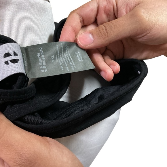 Sports Illustrated Women's Size XXL Sports Bra Racerback Compression Fit Padded - Picture 6 of 6